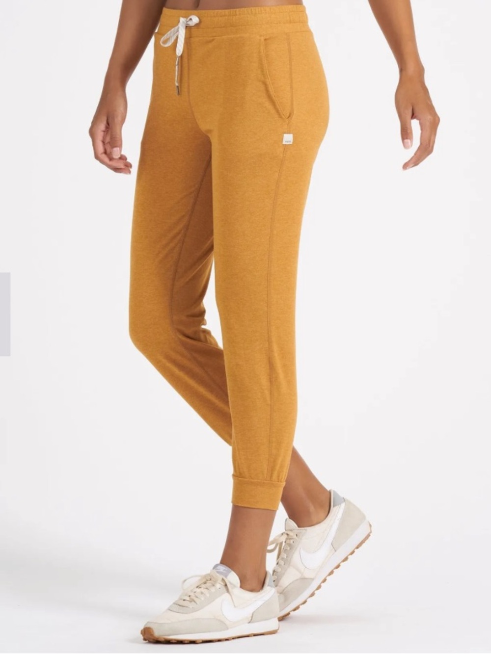 Vuori Women’s Performance Joggers Heathered Flax Size Small VW303 DreamKnit